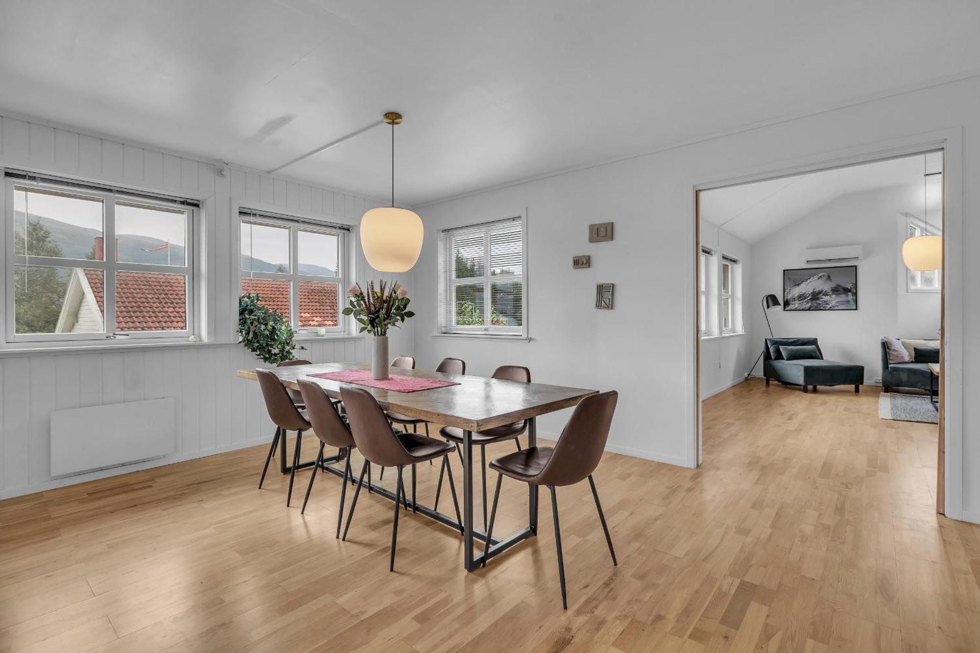 Central Large Modern House With A View Tromsø Extérieur photo