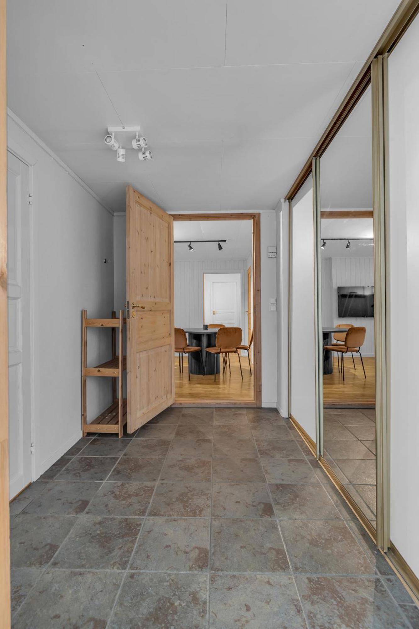 Central Large Modern House With A View Tromsø Extérieur photo